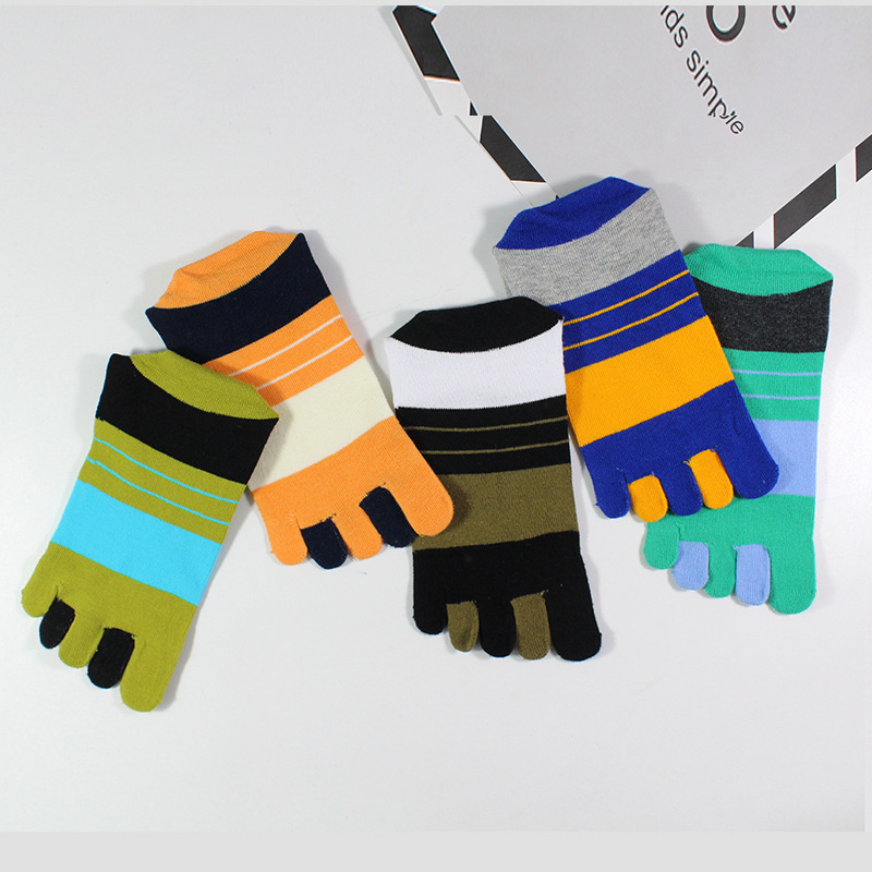 1/5 Pairs Men Colorful Stripe  - Toe Sock Split recension och pris